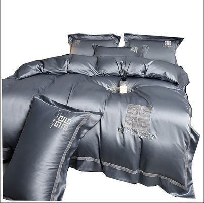 Eenvoudige stijl aangepast luxe geborduurde designer beddengoed sets met aangepaste grootte