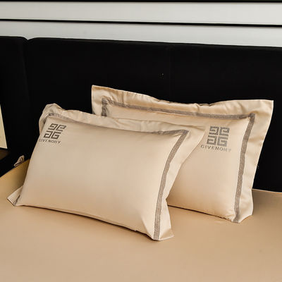 Eenvoudige stijl aangepast luxe geborduurde designer beddengoed sets met aangepaste grootte