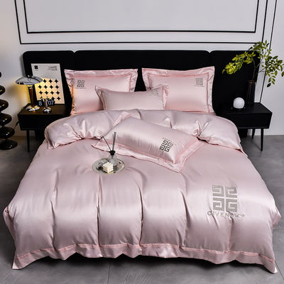 Eenvoudige stijl aangepast luxe geborduurde designer beddengoed sets met aangepaste grootte