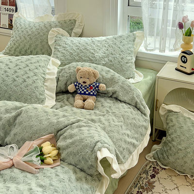 2023 Hot Lace Rose Rabbit Plush Four-Piece Set Comforter Set met solide patroon type