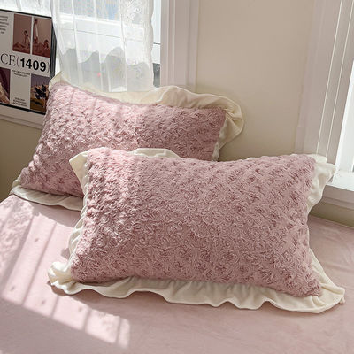 2023 Hot Lace Rose Rabbit Plush Four-Piece Set Comforter Set met solide patroon type