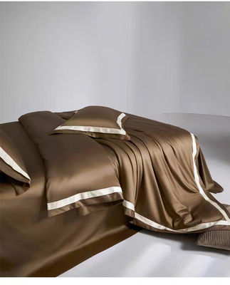 Elegant trouwpakket met vier stukken 400TC beddengoed met dekbed en dekbed