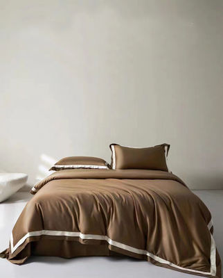 Elegant trouwpakket met vier stukken 400TC beddengoed met dekbed en dekbed
