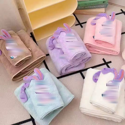Vierkant microfiber baddoek voor kinderen met zacht absorberend materiaal en 3D dierpatroon