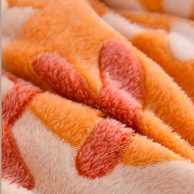 Blijf warm en luxueus met onze klaarstaande fluwelen geborduurde heavy quilt