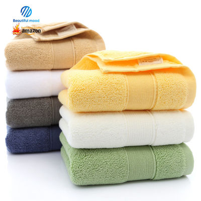 Ervaar ongeëvenaard comfort met onze zachte en absorberende 100% katoenen badhanddoek set