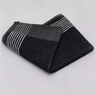 Geprinte strepen katoenen golfhanddoek voor volwassen golfers Custom logo en ontwerp
