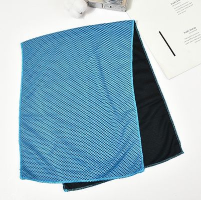 Niet-geweven dubbele lagen polyester snel droog sportkoel handdoek voor onmiddellijke verfrissing