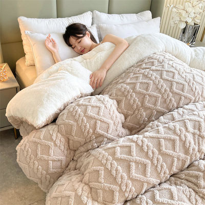All-Season Home Textile Duvet Quilt Verdikte Warme Taffeta Winter Quilt met Comforter